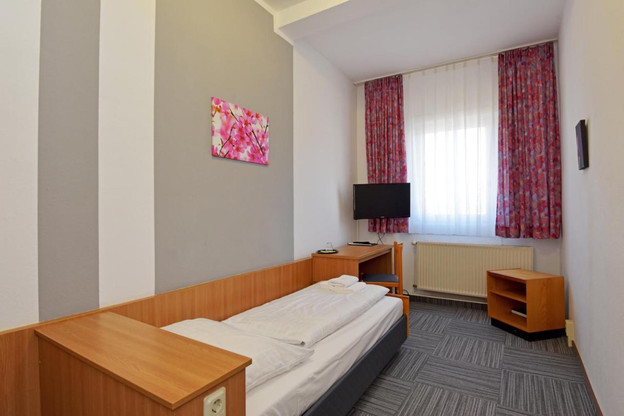 Hotel Zum Gruendle Oberhof  Bagian luar foto