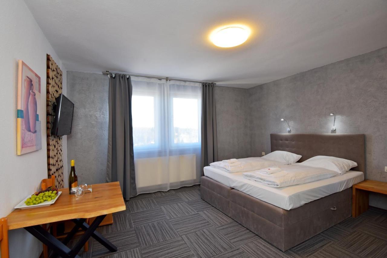 Hotel Zum Gruendle Oberhof  Bagian luar foto